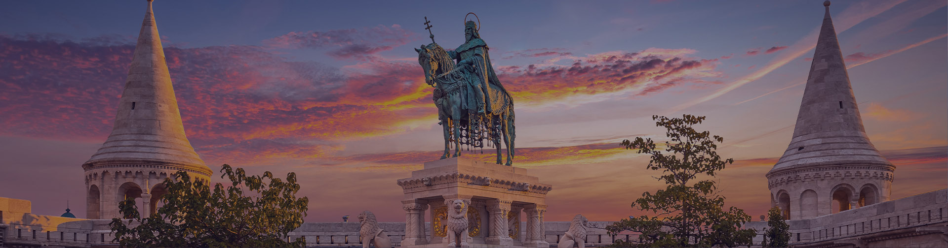 Szent István lovasszobra a Halászbástyánál.